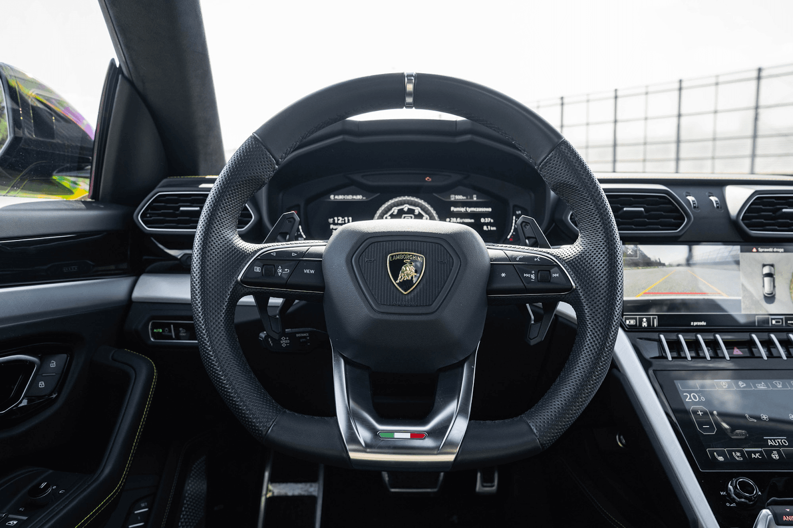 Na co zwrócić uwagę przy wypożyczeniu sportowego auta?